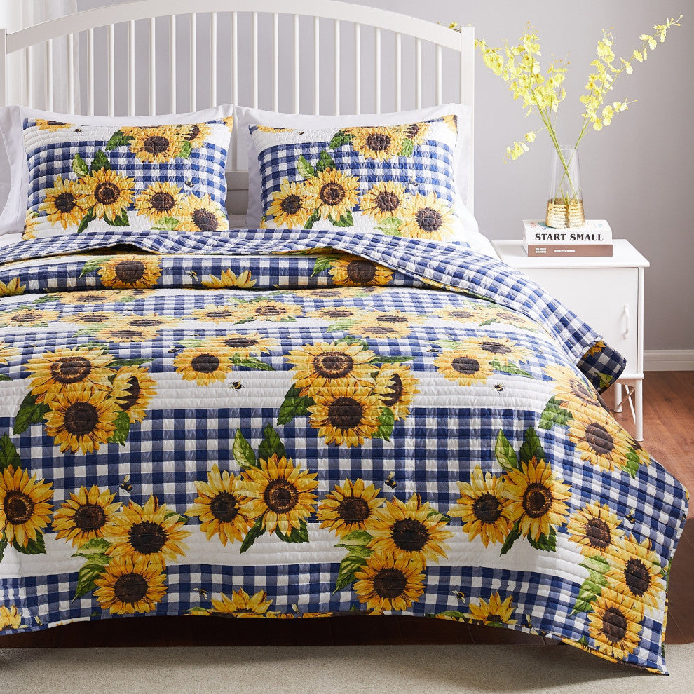 Barefoot Bungalow Sunflower Quilt and Pillow Sham Set, Gold King