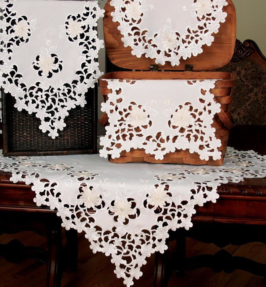 Daisy Divine 15"x72" Table Runner