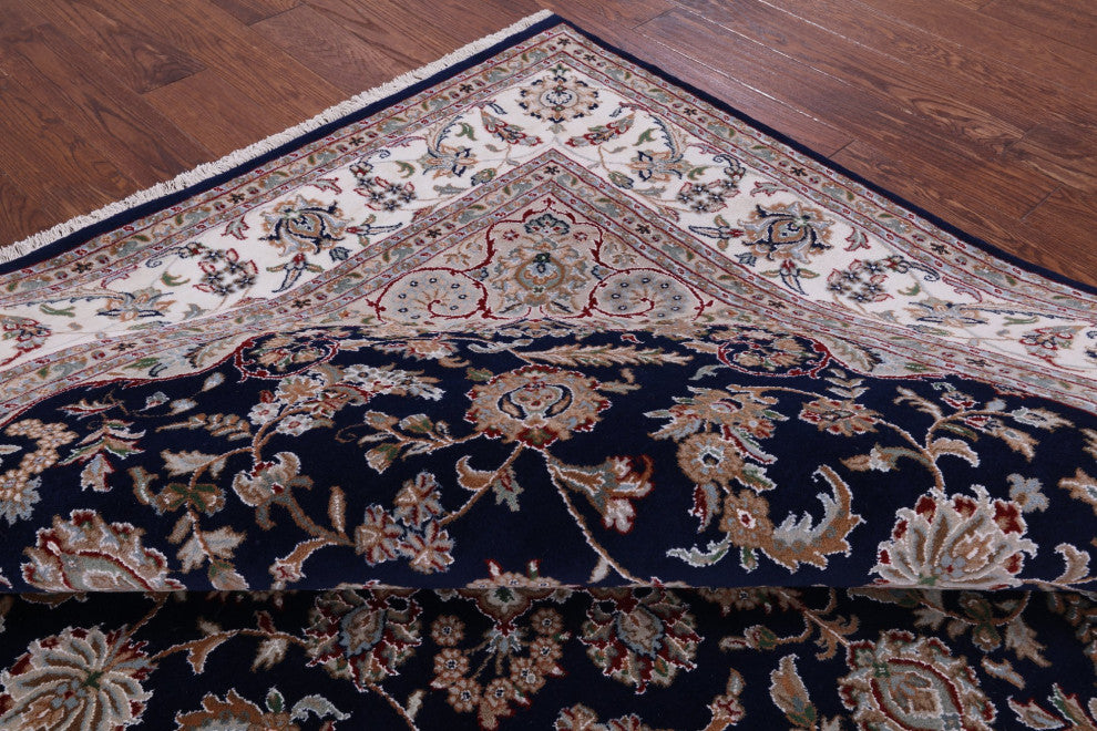 8' Square Persian Nain Handmade Wool and Silk Rug Q9321