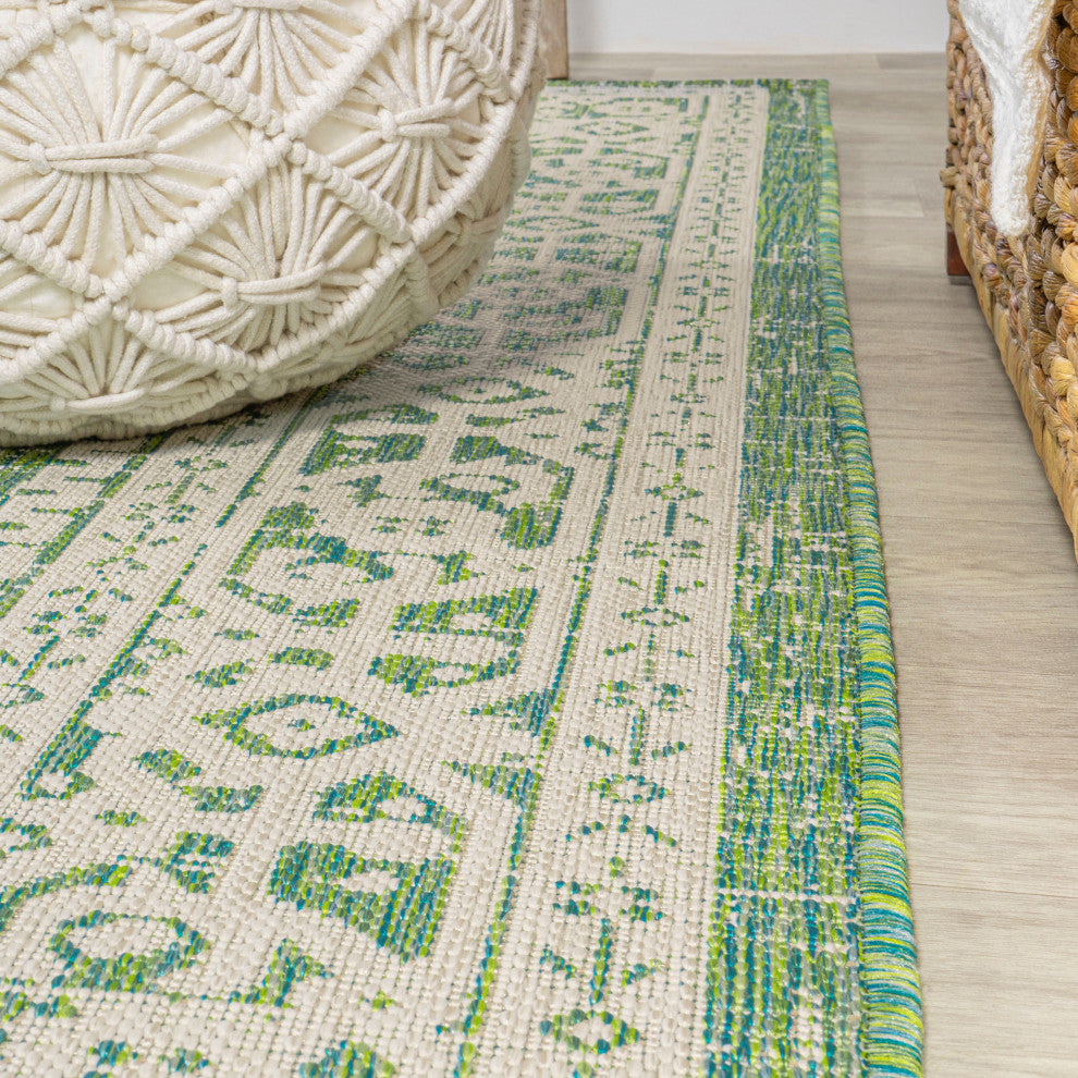 Sinjuri Medallion Textured Weave Indoor/Outdoor, Cream/Green, 5' Round