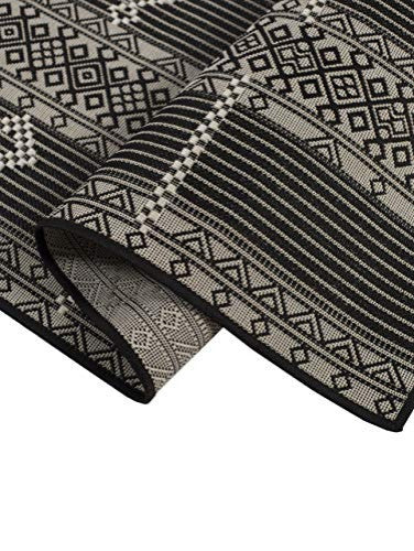 Outdoor Collection Geometric Pattern Bohemian Rug, Black, 5'3"x7'6"