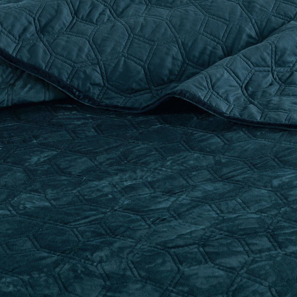 Madison Park Harper 3 Piece Velvet Quilt Set, Teal