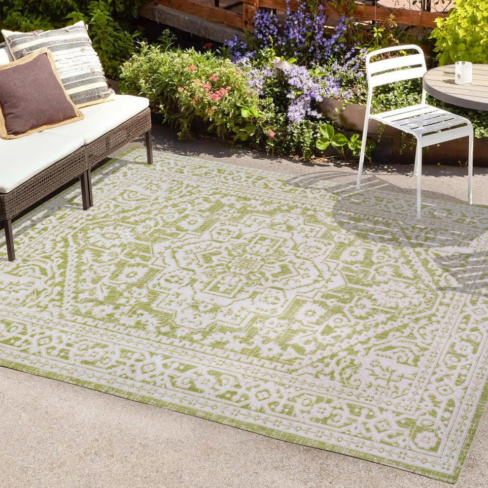 Sinjuri Medallion Textured Weave Indoor/Outdoor, Green/Cream, 4x6
