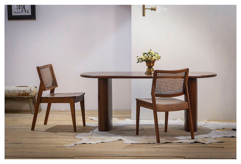 Ovale Solid Wood Dining Table