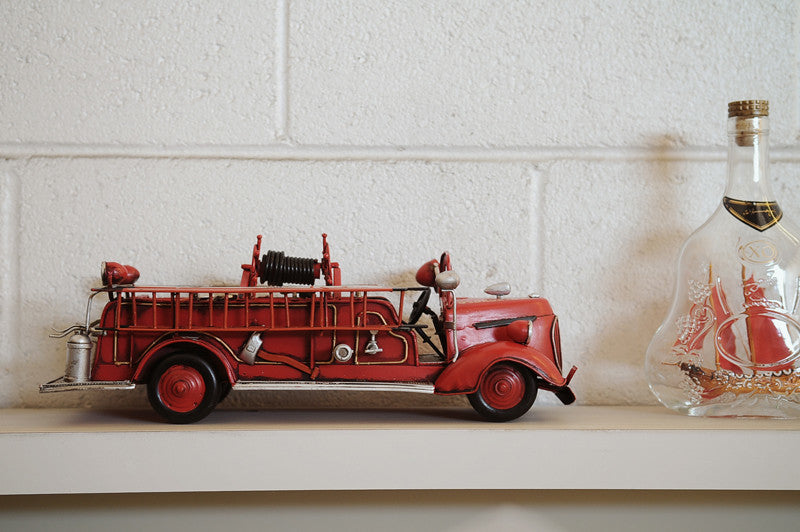 1938 Red Fire Engine Ford 1:40 Iron Vintage Model