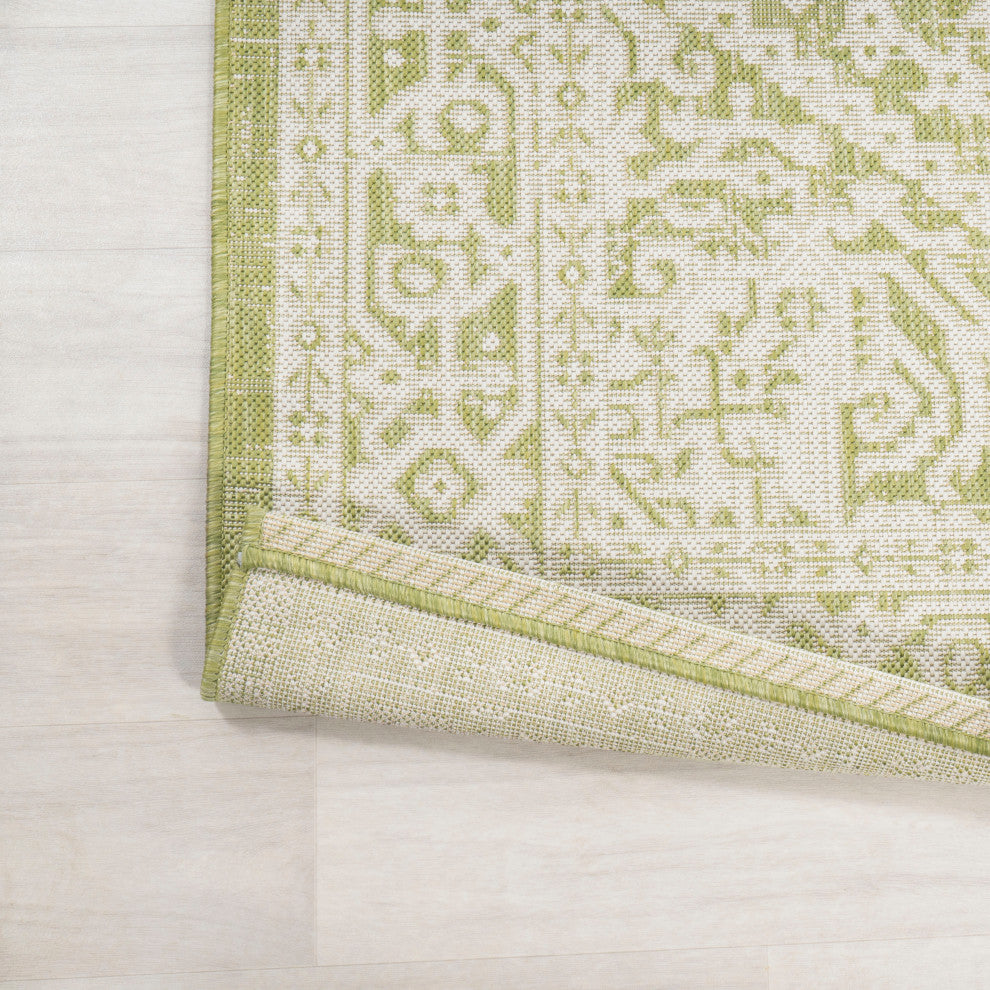 Sinjuri Medallion Textured Weave Indoor/Outdoor, Green/Cream, 4x6