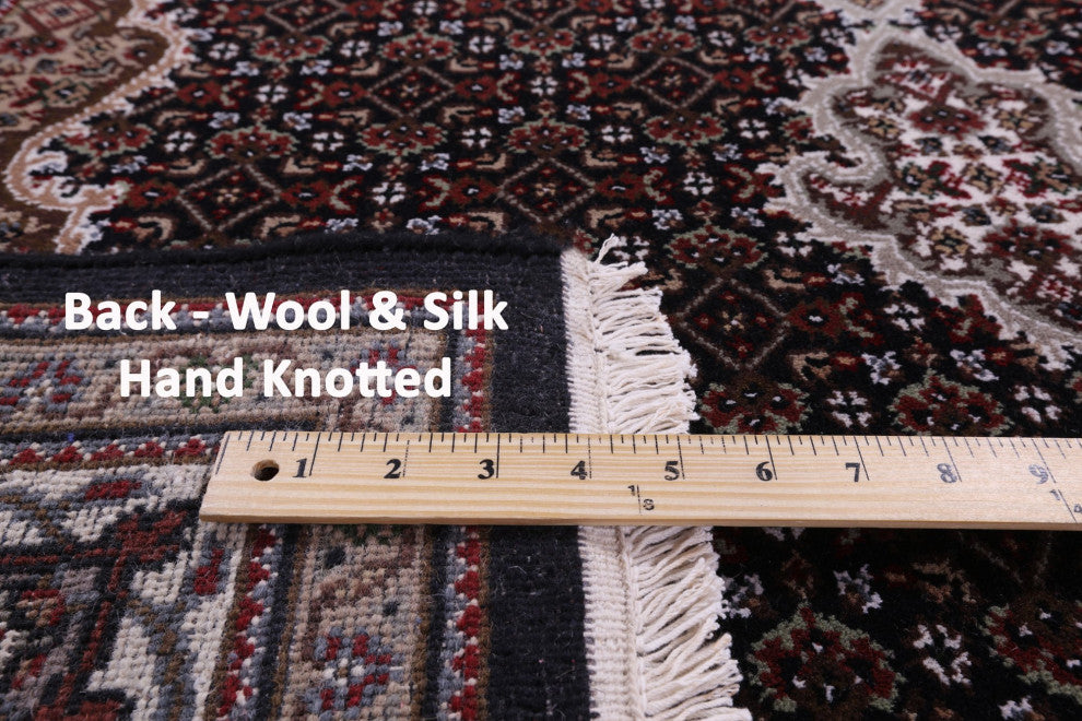 4' 10" X 7' 0" Wool and Silk Hand Knotted Persian Tabriz Rug Q8926