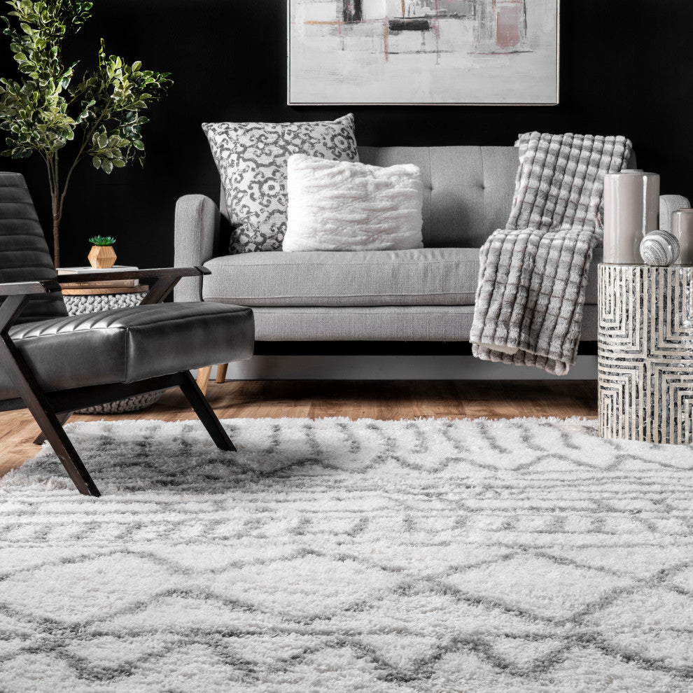 Nuloom Soft and Plush Cloudy Shag Moroccan Geometric Drawings Rug, Grey 3'3"x5'