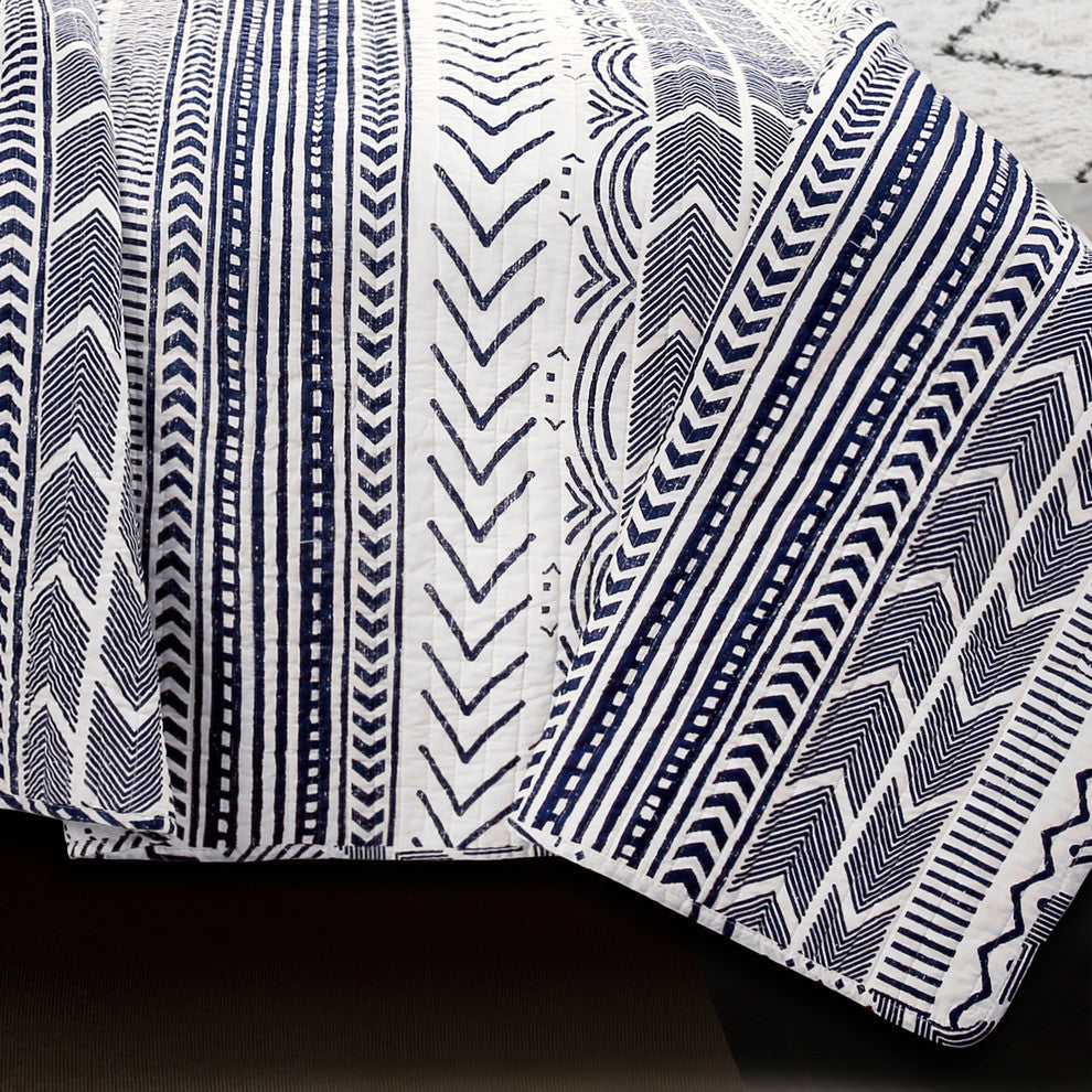 Hygge Geo 3-Piece Quilt Set, Navy, King