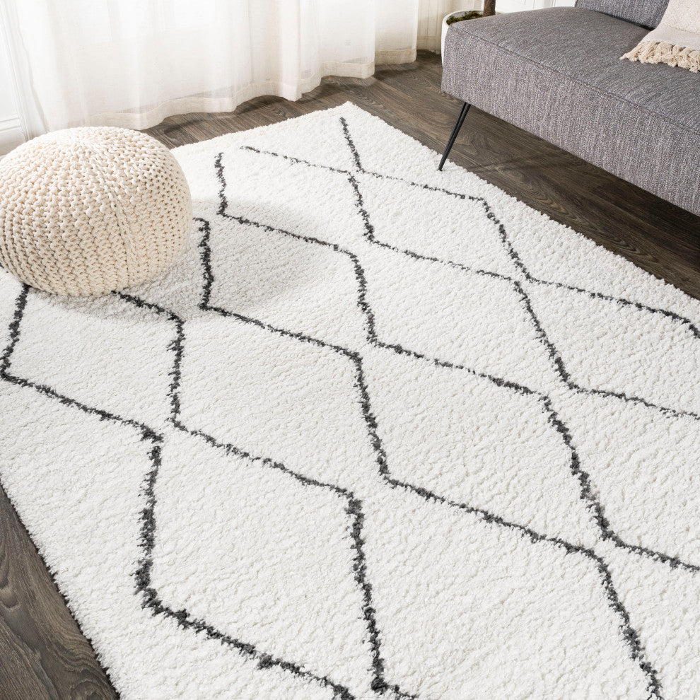 Catala Moroccan Diamond Shag Rug, White/Black, 4'x6'