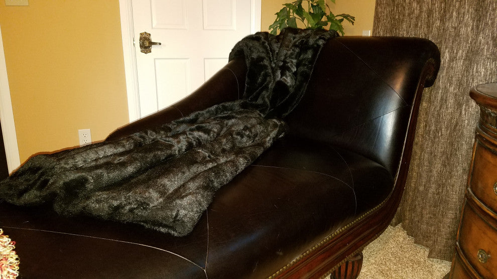 Mink Faux Fur Animal Skin Throw Blanket, Black , 5"x6"