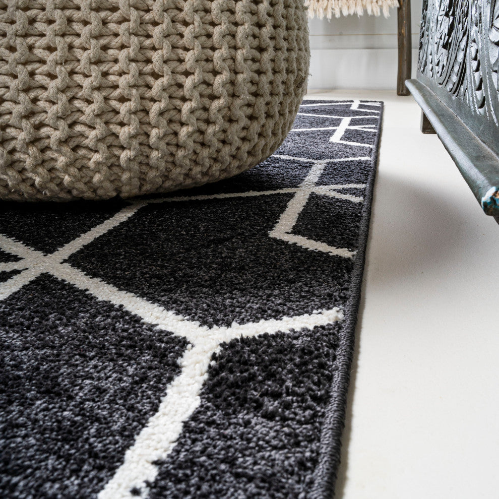 Tumbling Blocks Modern Geometric Black/White 8'x10' Area Rug