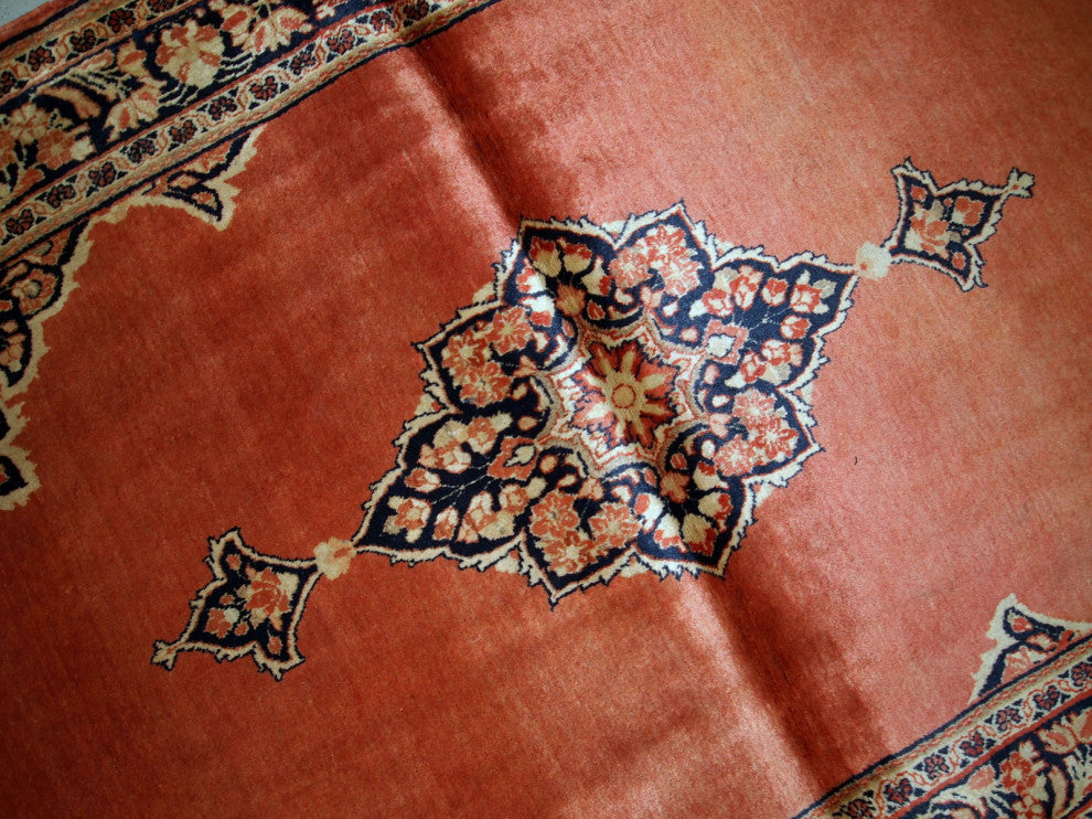 Handmade antique Persian Sarouk rug 3.5' x 5.3' (106cm x 161cm) 1920s