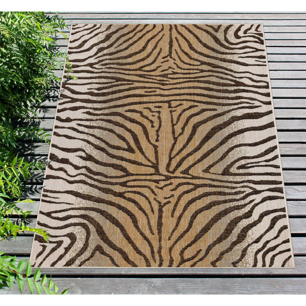 Carmel Zebra Indoor/Outdoor Rug Sand, 7'10"x9'10"