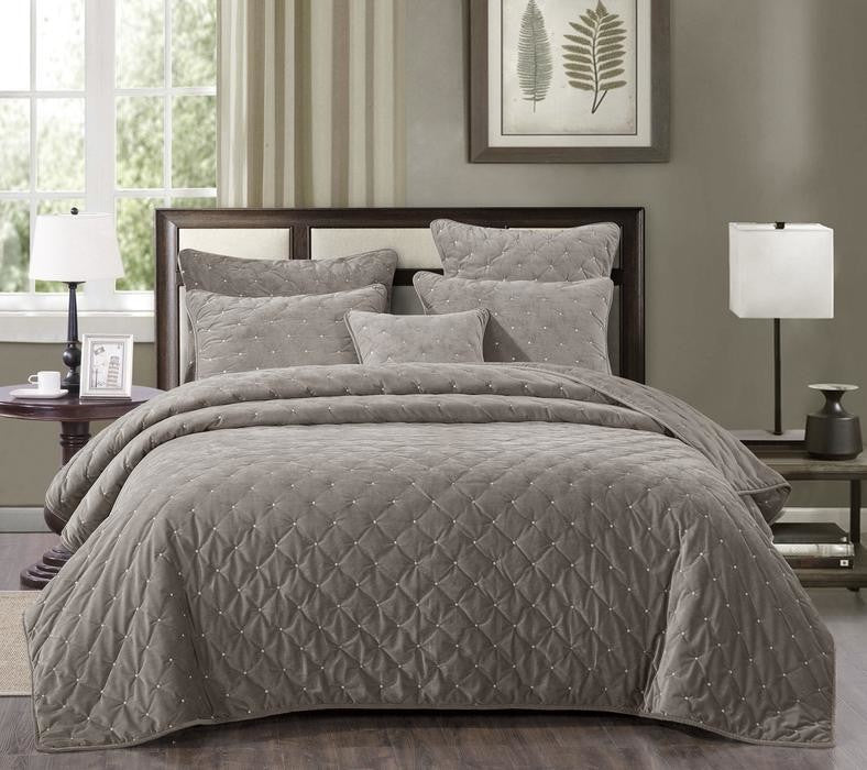 Beige Velvet Diamond Tuft Bedspread Set, Cal King