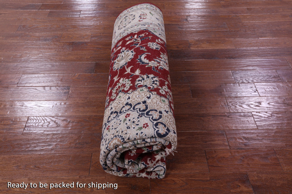 8' Square Wool & Silk Handmade Persian Nain Rug - Q9322
