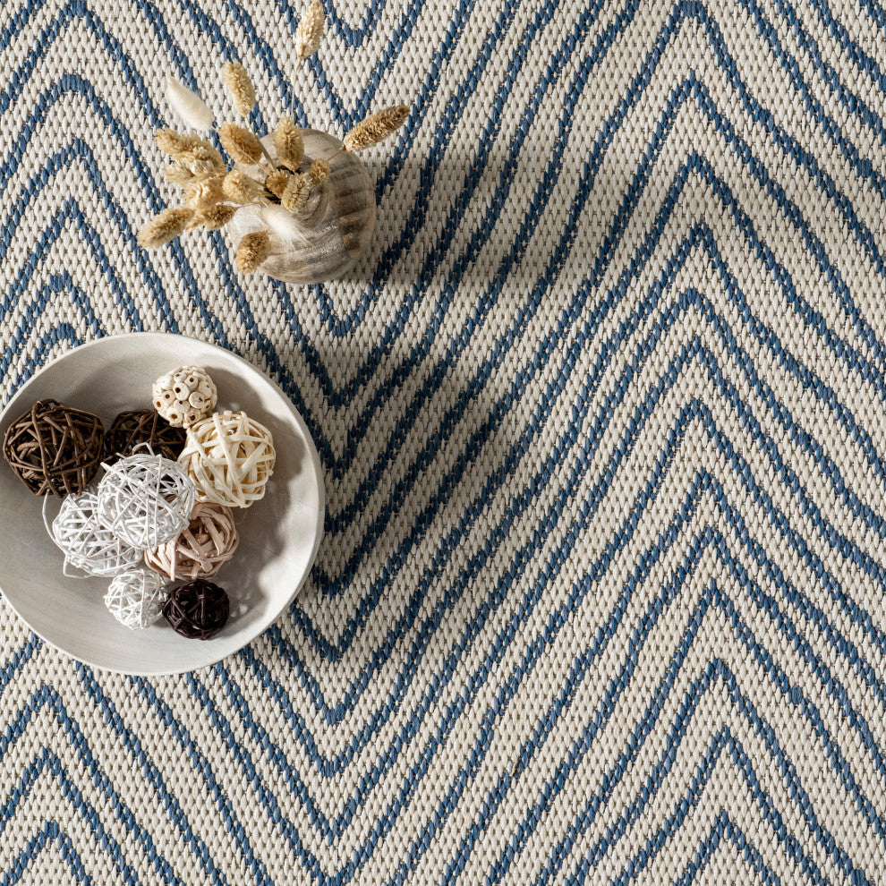 Nuloom Geometric Chevron Outdoor Area Rug, Blue 5'3"x7'6"