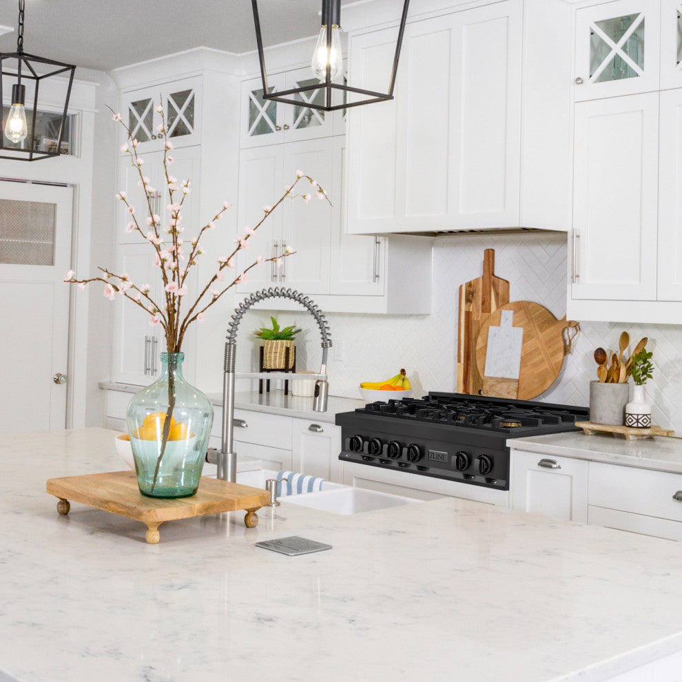 ZLINE 36" Porcelain Rangetop, Black Stainless With Gas Brass Burners RTB-BR-36