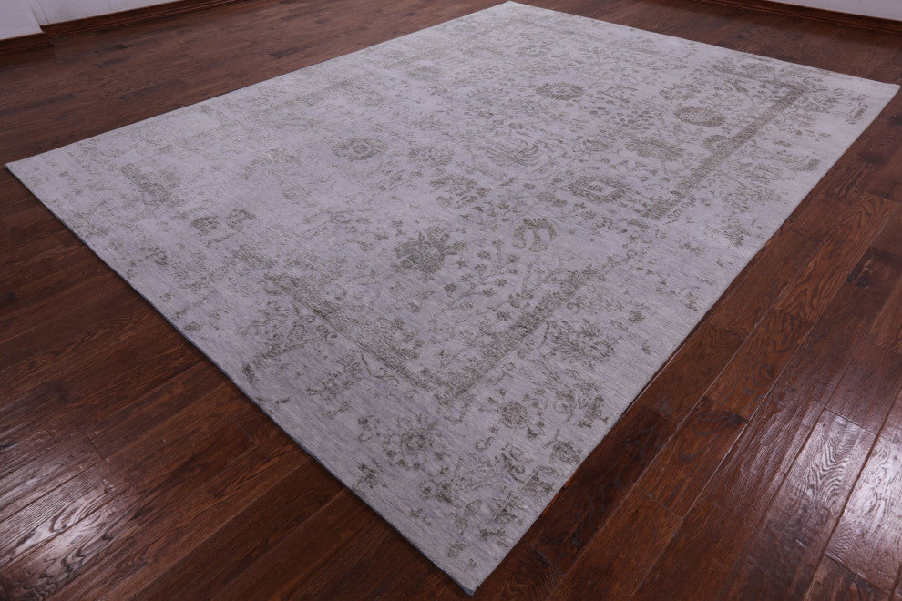 9' 0" X 12' 1" Persian Wool and Silk Hand-Knotted Rug Q6316
