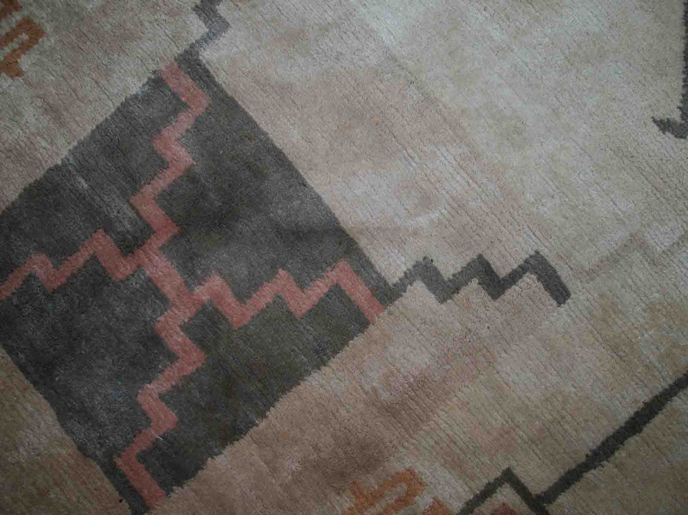 Handmade vintage Tibetan Khaden rug 5.2' x 7.7' (159cm x 237cm) 1960s
