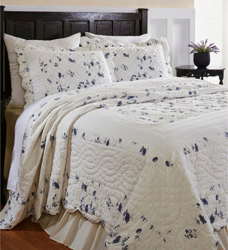 Petal Twin Quilt Set