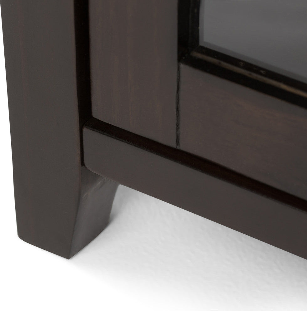 Close-up detail of bottom edge on white background (cropped view).
