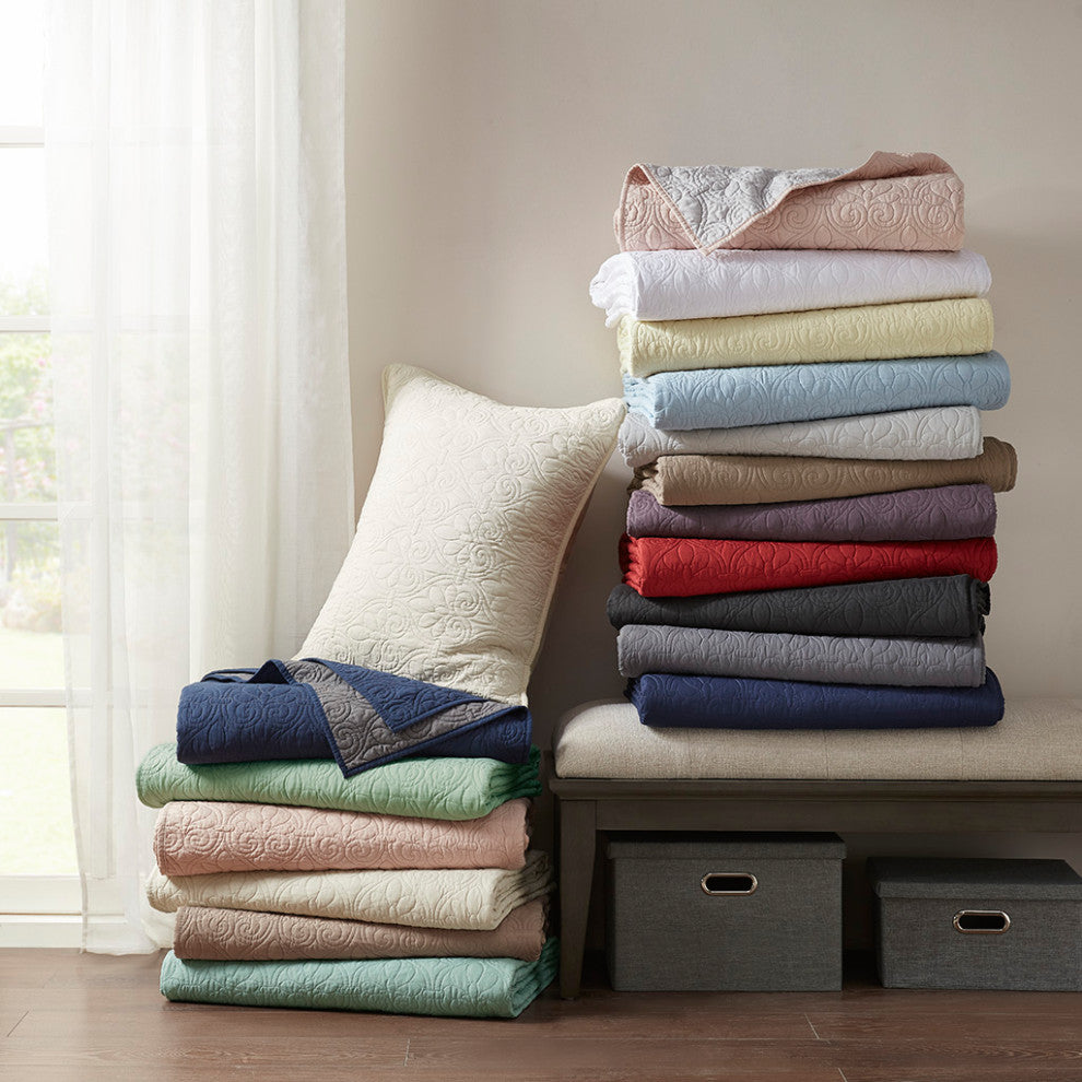 Madison Park Quebec Reversible Quilt Set, Navy
