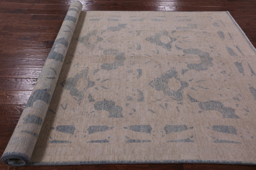 William Morris Hand-Knotted Rug 5' 10" X 8' 10" Q5906