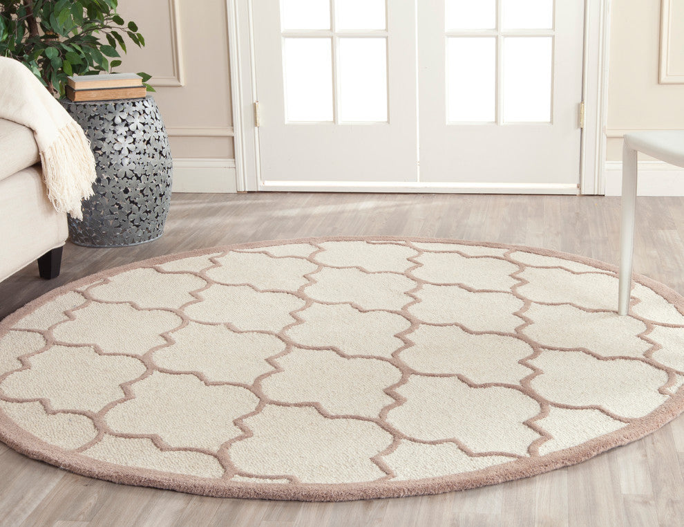 Safavieh Cambridge CAM134P 6' Round Ivory Rug