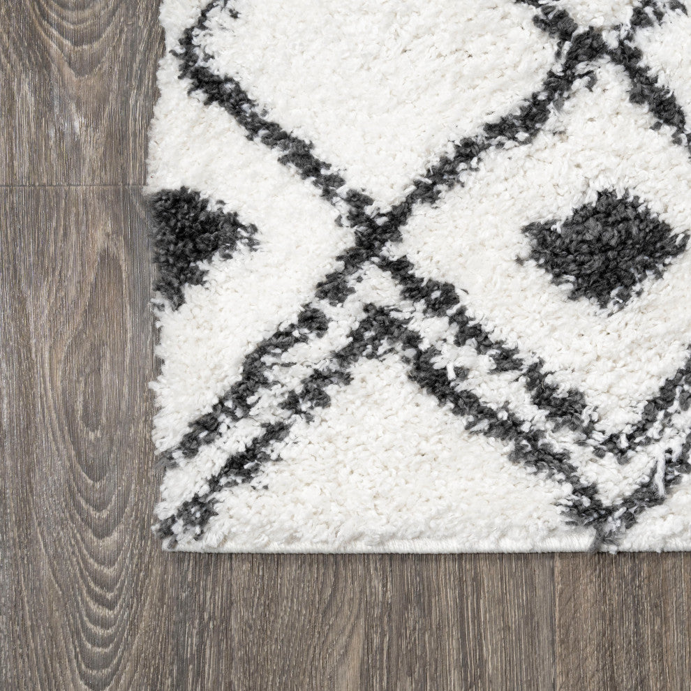 Caimari Moroccan Diamond Shag White/Black 2'x8' Runner Rug