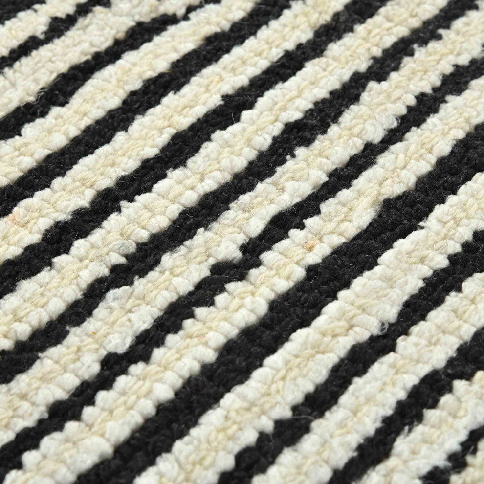 Chicago Umika Area Rug, Ebony, 5' x 8', Geometric