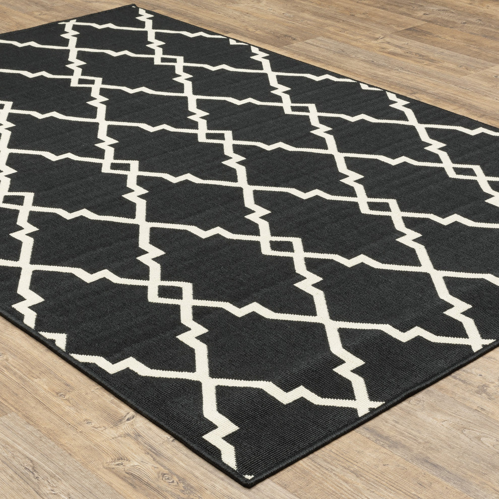 Martinique Lattice Black/ Ivory Indoor/Outdoor Area Rug, 8'6"x13'