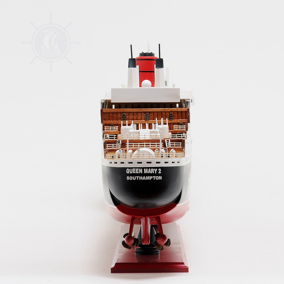 Queen Mary II L Cruise Ship Model