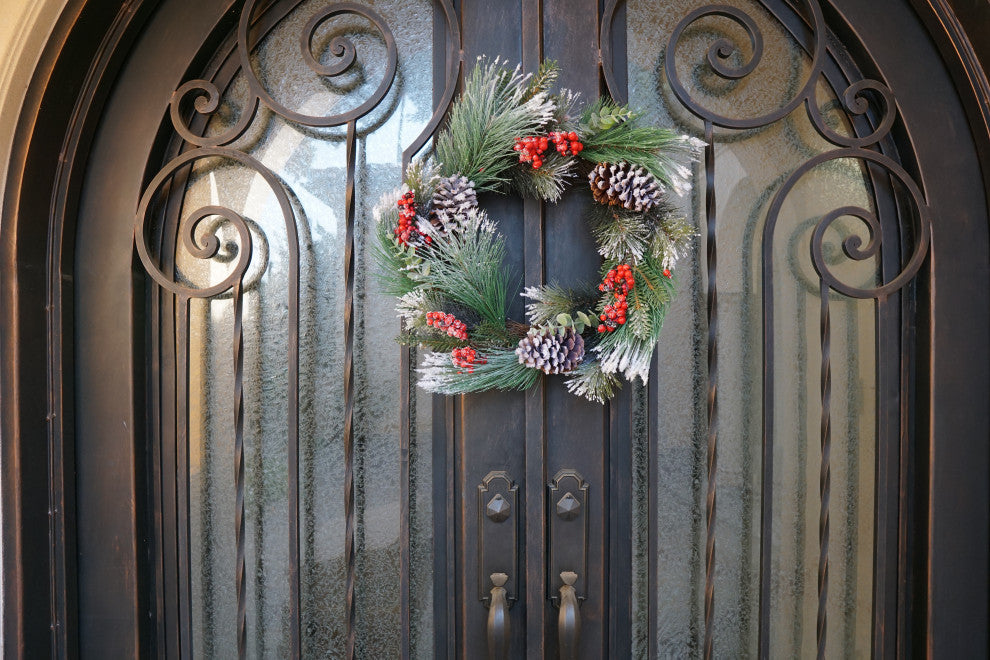 24" Pine and Pine Cone Berries Wreath