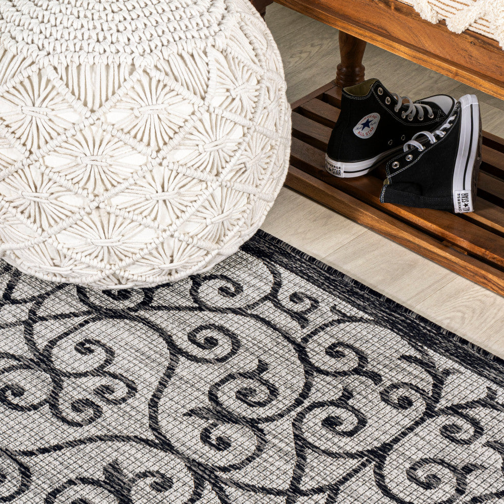 Madrid Vintage Filigree Textured Weave Indoor/Outdoor, Light Gray/Black, 4 X 6