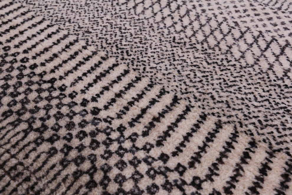 2' 5" X 12' 1" Hand Knotted Savannah Grass Wool and Silk Runner Rug Q11970