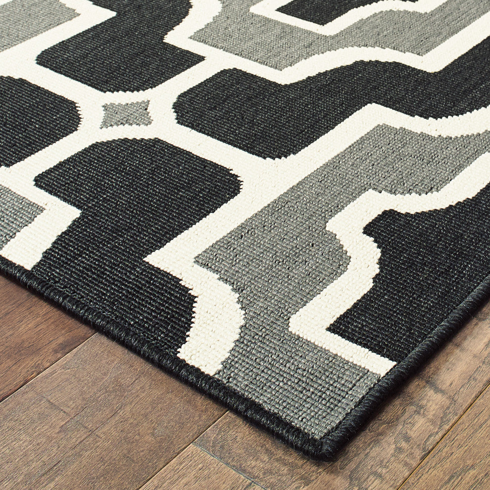 Martinique Geometric Tile Black/ Grey Indoor/Outdoor Area Rug, 3'7"x5'6"