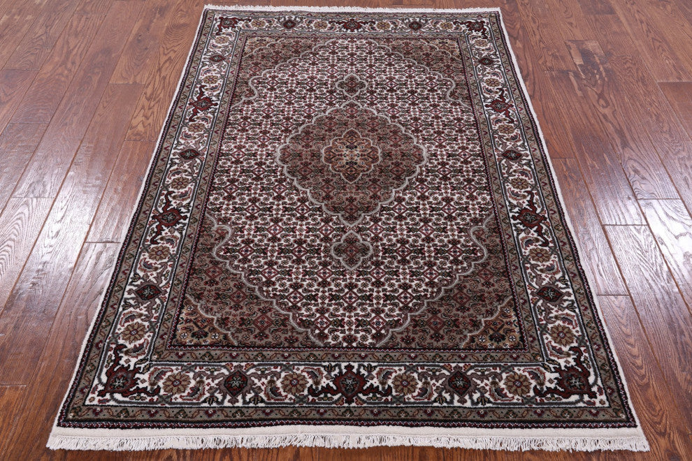 4' 0" X 6' 0" Persian Tabriz Wool and Silk Hand Knotted Rug Q8939