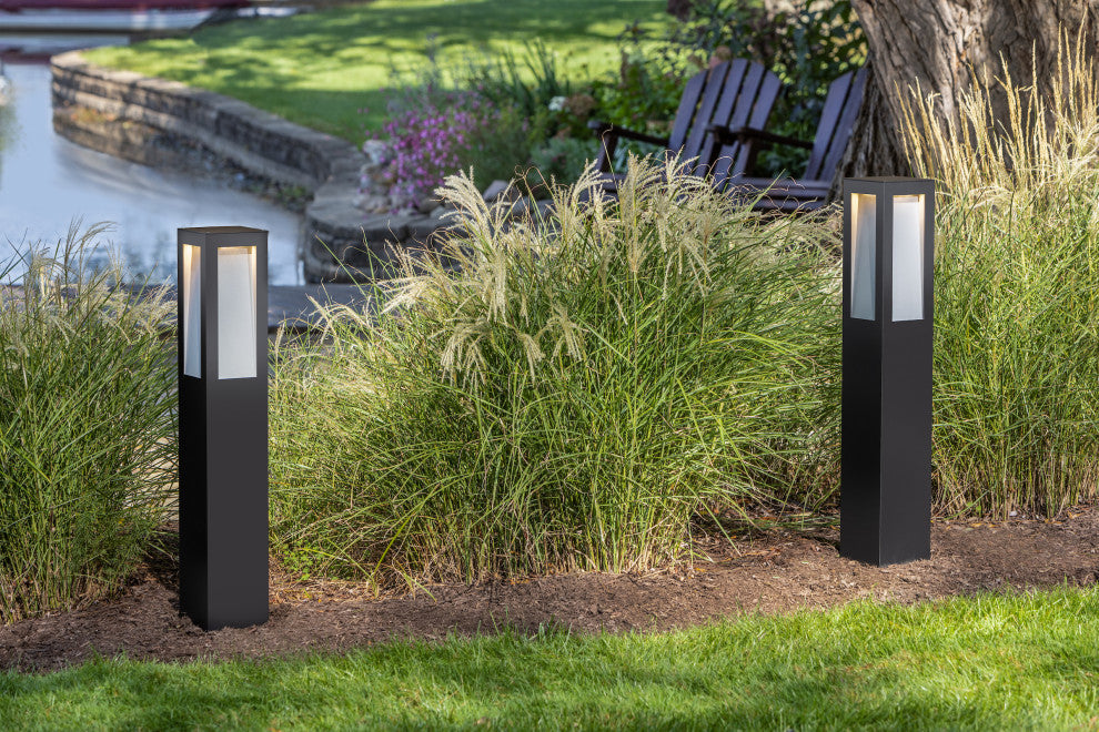 Hinkley Taper Integrated LED Landscape Bollard, Black