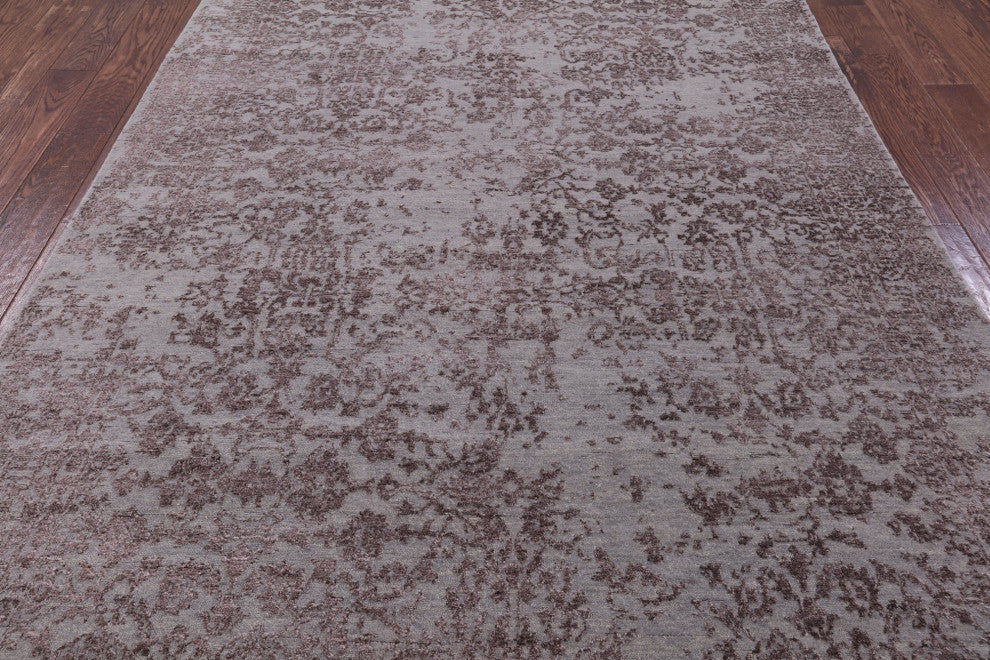 Hand Knotted Persian Wool and Silk Rug 6' 0" X 9' 2" Q7111