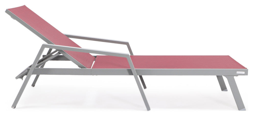 LeisureMod Marlin Chaise Lounge Chair With Arms and Fire Pit Table, Burgundy