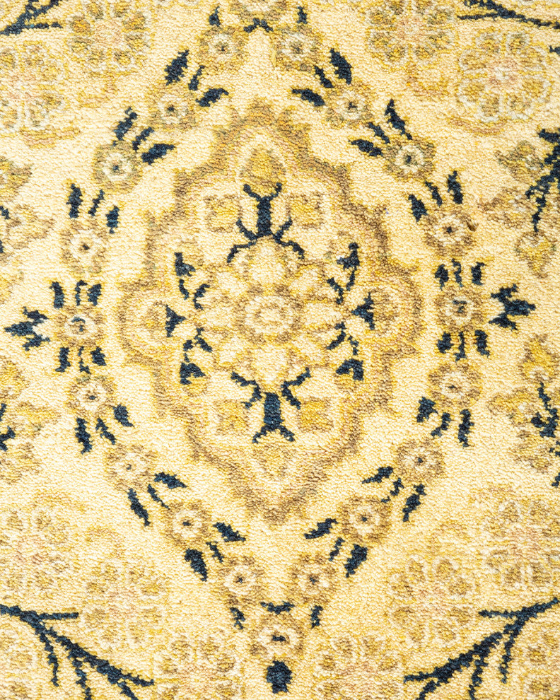 Catalina, One-of-a-Kind Hand-Knotted Area Rug Ivory, 6'2"x8'10"