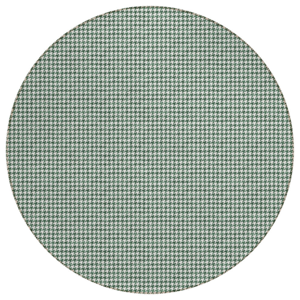 Indoor/Outdoor Hinton HN1 Green Machine Washable 8' x 8' Rug