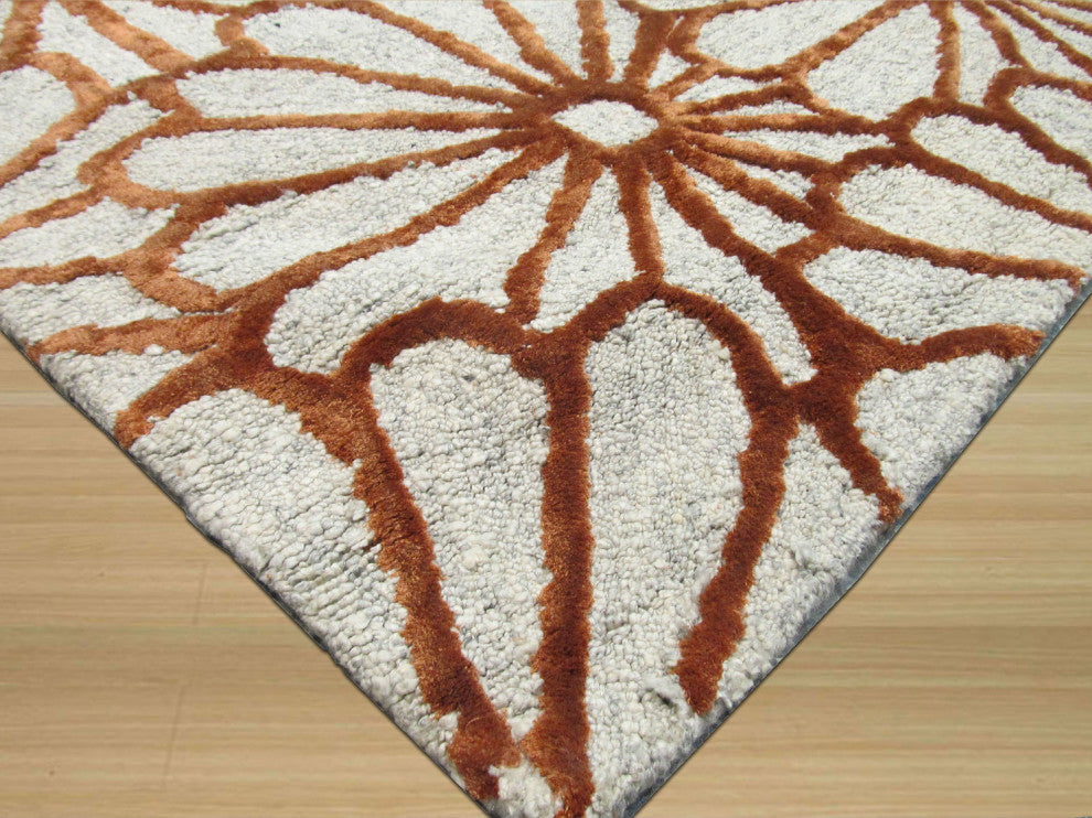 Hand-Tufted Wool and Viscose Ivory Transitional Trellis Sunflower Rug, 8'9x11'9