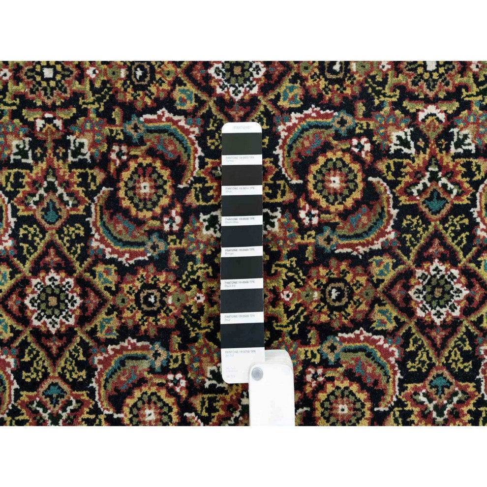 Asphalt Black 175 KPSI 100% Wool Hand Knotted Herrita Design Rug, 4'1"x5'9"