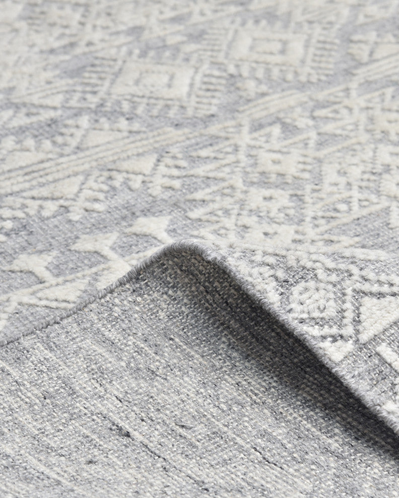 Misha, Handmade Area Rug 5' 0" x 8' 0"