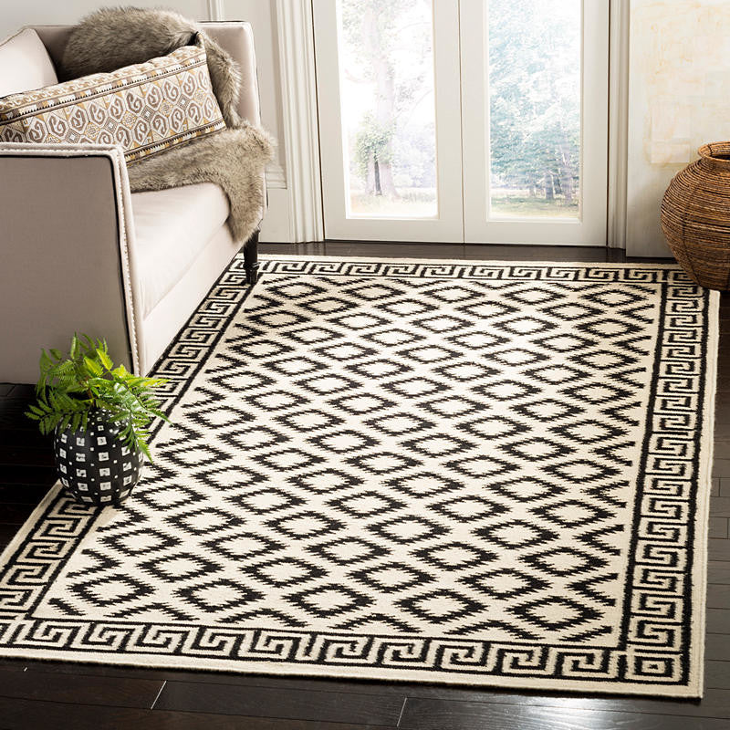 Safavieh Dhurries Dhu411A Geometric Rug, Ivory/Black, 6'0"x6'0" Square