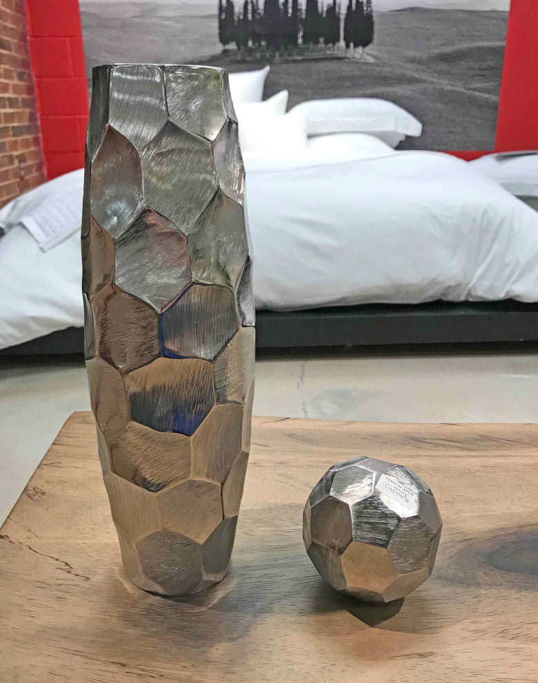 Facetado Barrel Silver Vase
