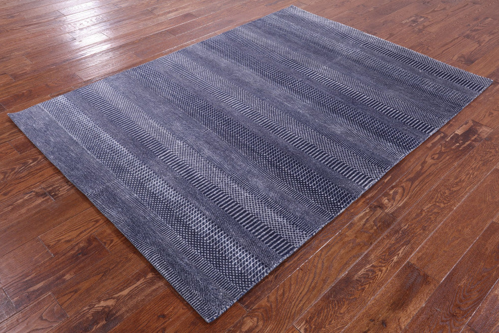 5' 1" X 7' 2" Savannah Grass Hand Knotted Wool and Silk Rug Q11498