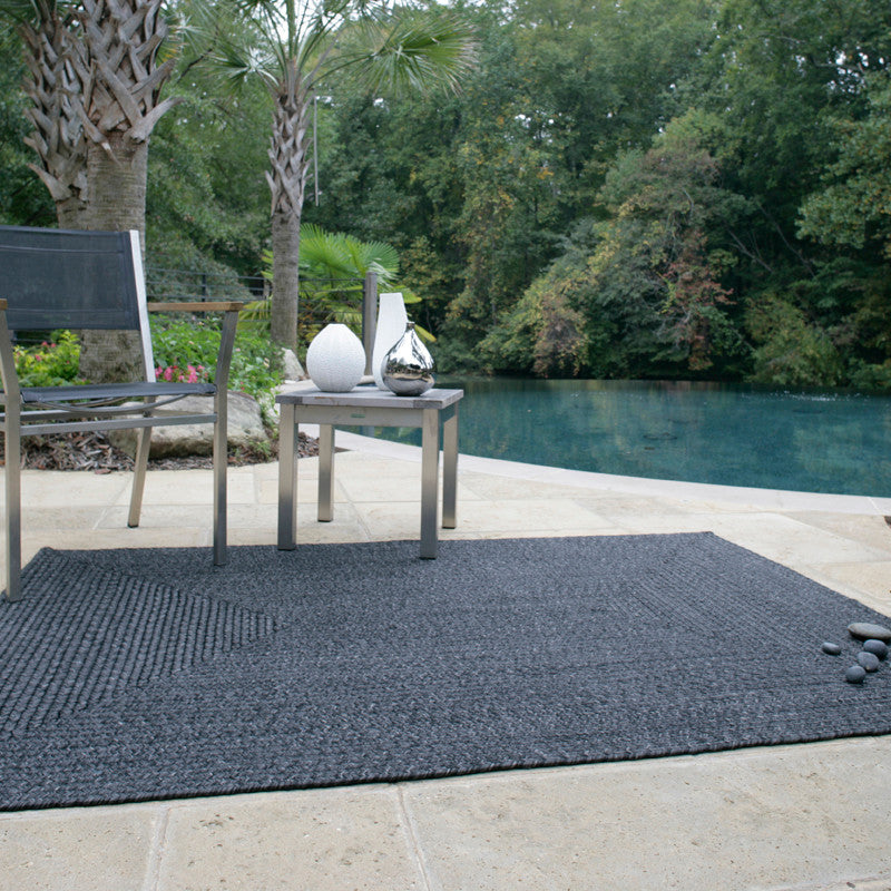 Homespice Decor Black Mist Indoor/Outdoor Braided Rug 8' x 10' (Oval)
